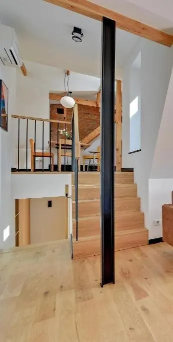 3-Level Apartment With A View Of St Mary\'S Basilica By Downtown Apartments location
